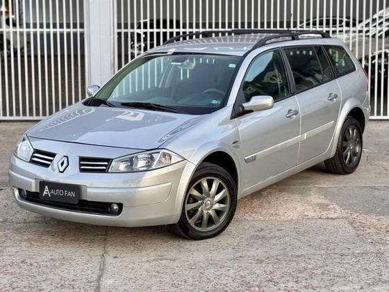 RENAULT MEGANE 1.6 DYNAMIQUE 16V FLEX 4P MANUAL RENAULT MEGANE 1.6 DYNAMIQUE 16V FLEX 4P MANUAL